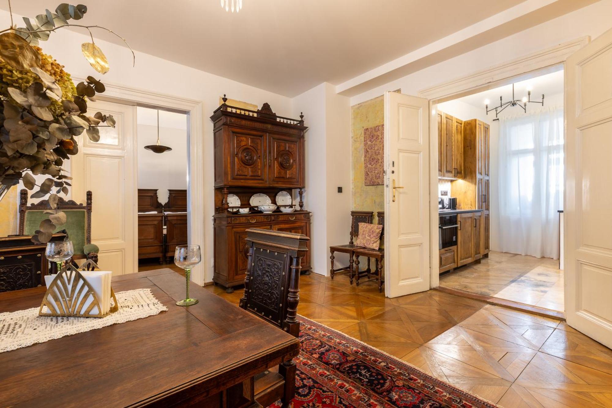 King'S Royal Apartments In City Centre براغ المظهر الخارجي الصورة